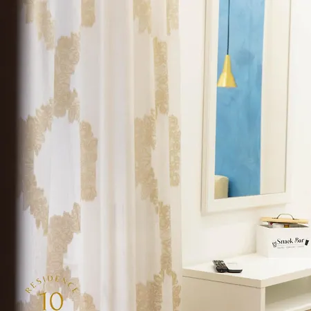 El Diez Guest house *