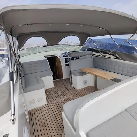 Fall In With The Amalfi Coast Charming Boat In Feriehus Napoli