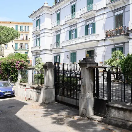 Appartamento Via Tasso 69 Napoli