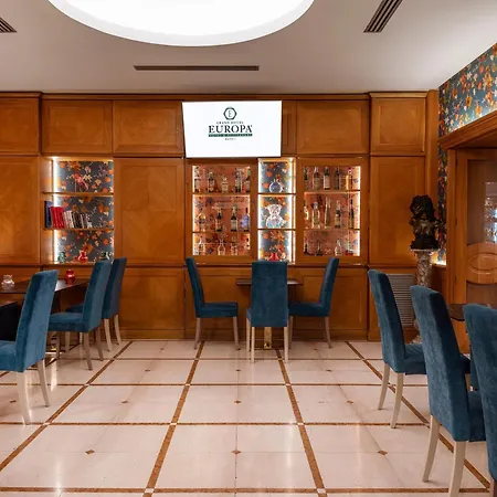 Grand Europa & Restaurant Отель Неаполь