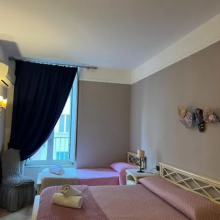 Bed & Breakfast La Dimora Di Nettuno Neapol
