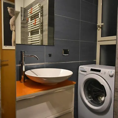 Tourist Nest דירה נאפולי