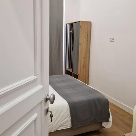 Center Bed & Breakfast 2*
