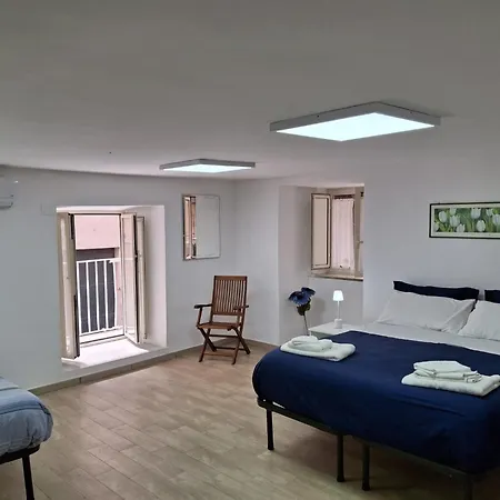 Salvatore Tommasi 43 Centro Storico Naples