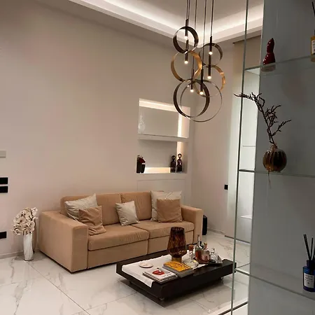 Meg House Apartamento *