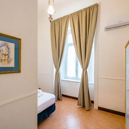La Casa Di Famiglia By Napoliapartments Апартаменты Неаполь