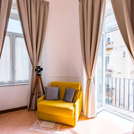La Casa Di Famiglia By Napoliapartments Апартаменты *