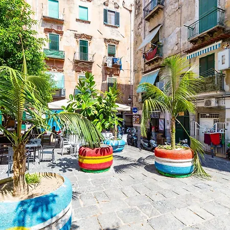 La Casa Di Famiglia By Napoliapartments * Неаполь