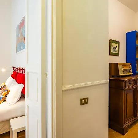 Апартаменты La Casa Di Famiglia By Napoliapartments *