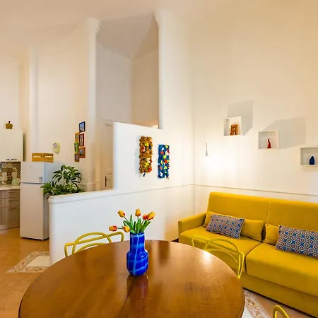La Casa Di Famiglia By Napoliapartments Апартаменты