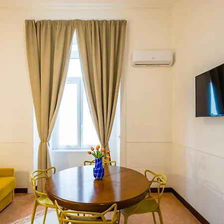 La Casa Di Famiglia By Napoliapartments *
