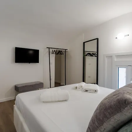 Al Canneto 7h By Dimorra * Naples