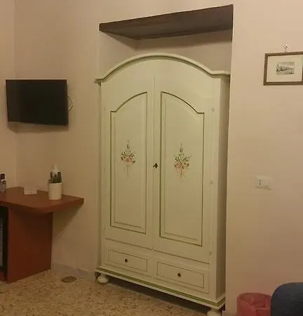 Rochel Bed & Breakfast 3*
