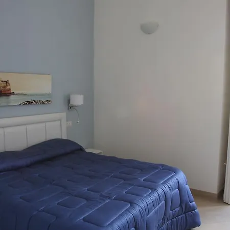 Base Mergellina 3*