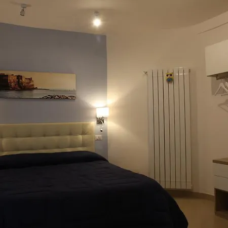 Base Mergellina Oda ve Kahvaltı Napoli