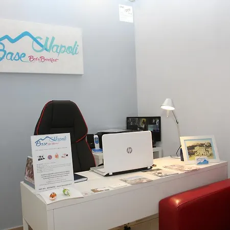 Oda ve Kahvaltı Base Mergellina