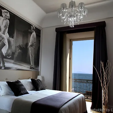 Partenope Relais Hotel