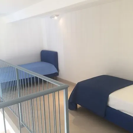 Oda ve Kahvaltı Base Mergellina 3*