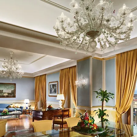 Hotel Grand Vesuvio 5*