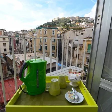 Tecla Naples