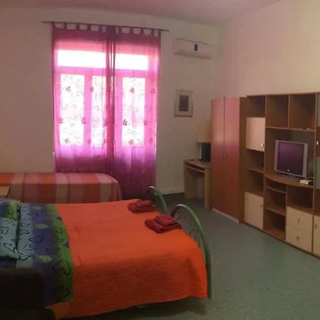 Fragolina Oda ve Kahvaltı Napoli
