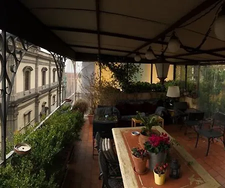 Oda ve Kahvaltı Terrazza Duomo Napoli
