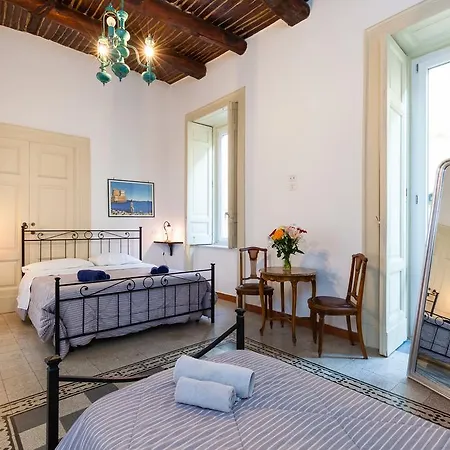Don Pedro Vicere Di Toledo In The Center 招待所 3*