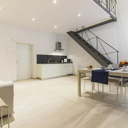 Palazzo D'auria 아파트호텔 2*