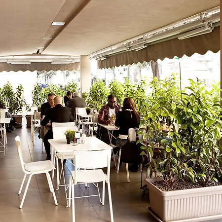 Stelle The Businest Hotel