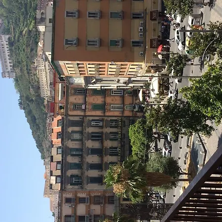 Art Piazza Carita' 4*