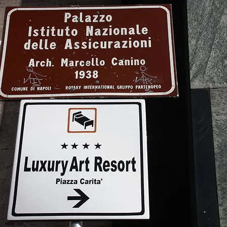 Art Piazza Carita' 4*