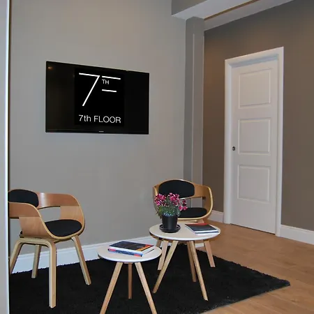 7th Floor 3* Νάπολη