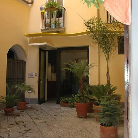 Caravaggio Hotel 4*