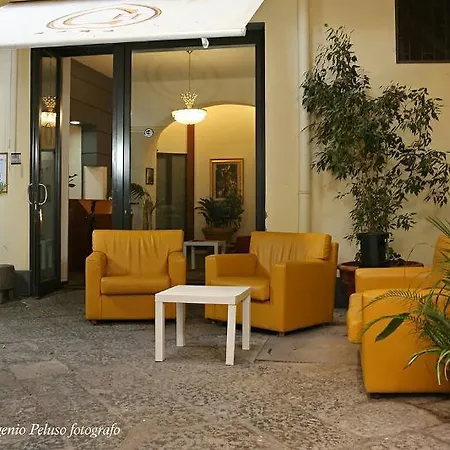 Caravaggio Hotel 4*