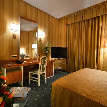 Grand Vesuvio Hotel 5*