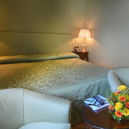 Grand Vesuvio Hotel 5*