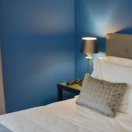 Hotel Boutique Metro 900 4*