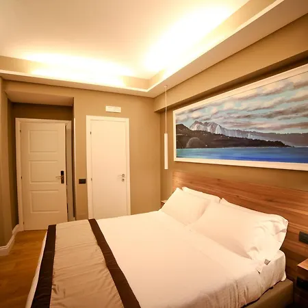 7th Floor 3*