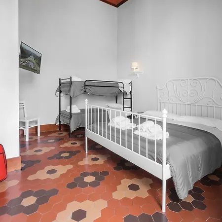 Opera Bed & Breakfast *
