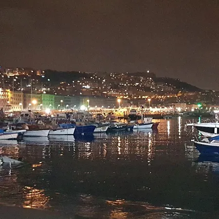 Lungomare Caracciolo Mon Apartamento *