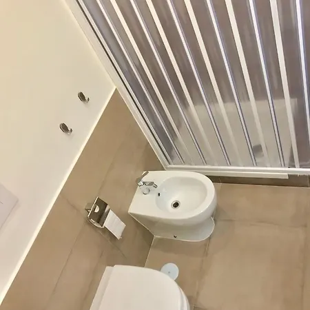 Interno 10 Cavour 2*