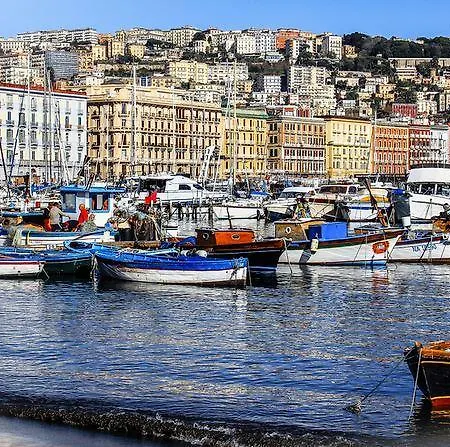Base Mergellina Oda ve Kahvaltı Napoli