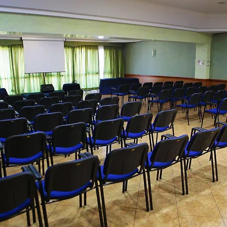 מלון Futura Centro Congressi 4*