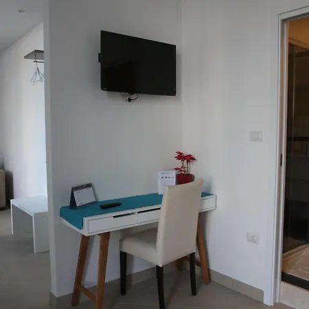 Base Mergellina Oda ve Kahvaltı
