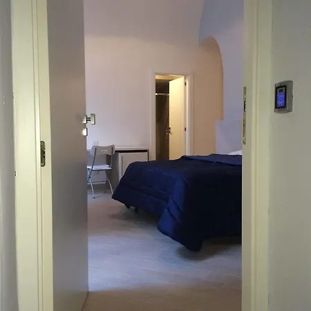 Oda ve Kahvaltı Base Mergellina 3*