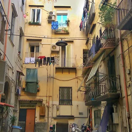 Dimora Dei Giganti Oda ve Kahvaltı Napoli
