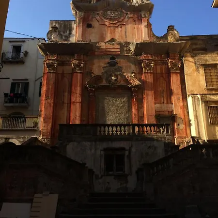 那不勒斯拉肯托拉旅馆 * 那不勒斯