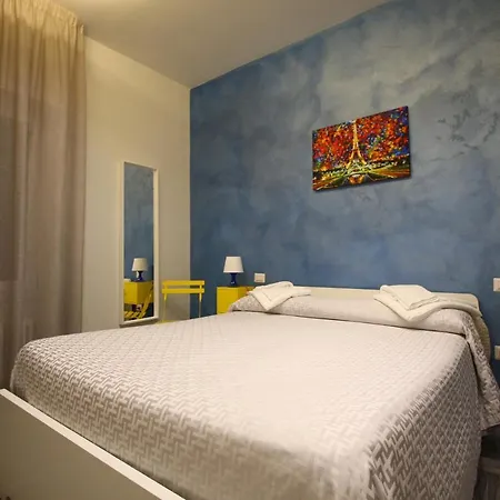 Recia Naples