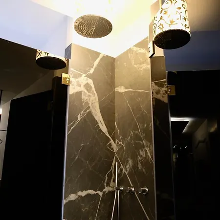 The Boutique 2*