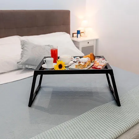 Bed & Breakfast Vico Milano 18 *